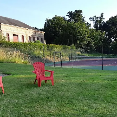 Holiday home Les Du Chateau De *