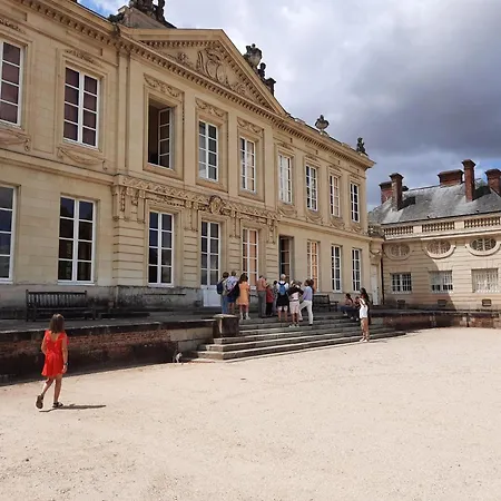 Holiday home Les Du Chateau De