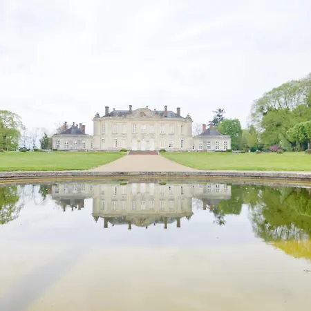 Les Dependances Du Chateau De Semesterbostad Craon (Mayenne)
