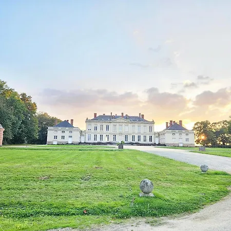 Les Dependances Du Chateau De