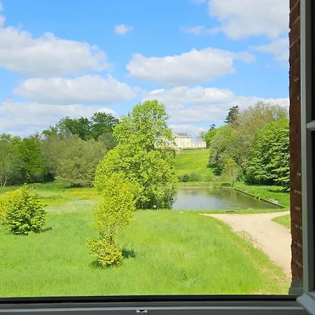 Les Dependances Du Chateau De *