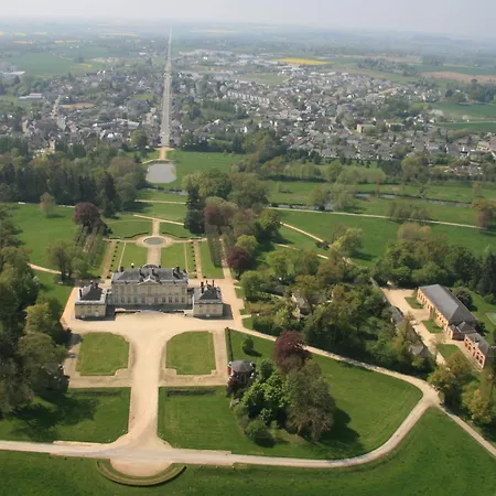 Les Dependances Du Chateau De