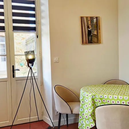 Nyaraló Les Du Chateau De Craon