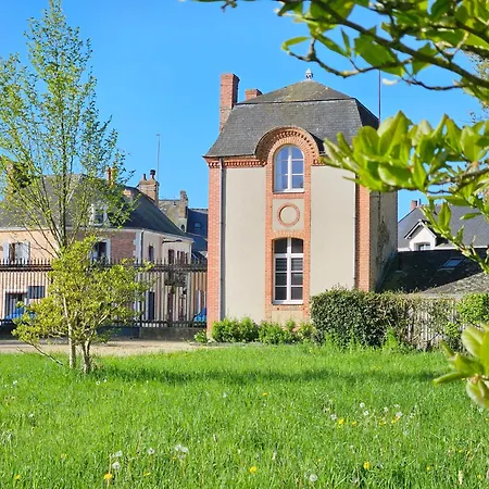 Les Dependances Du Chateau De Holiday home *