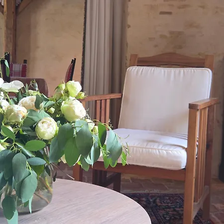 Les Dependances Du Chateau De Holiday home