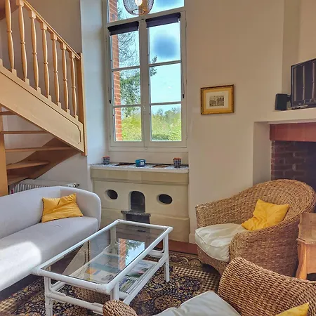 Les Dependances Du Chateau De Holiday home